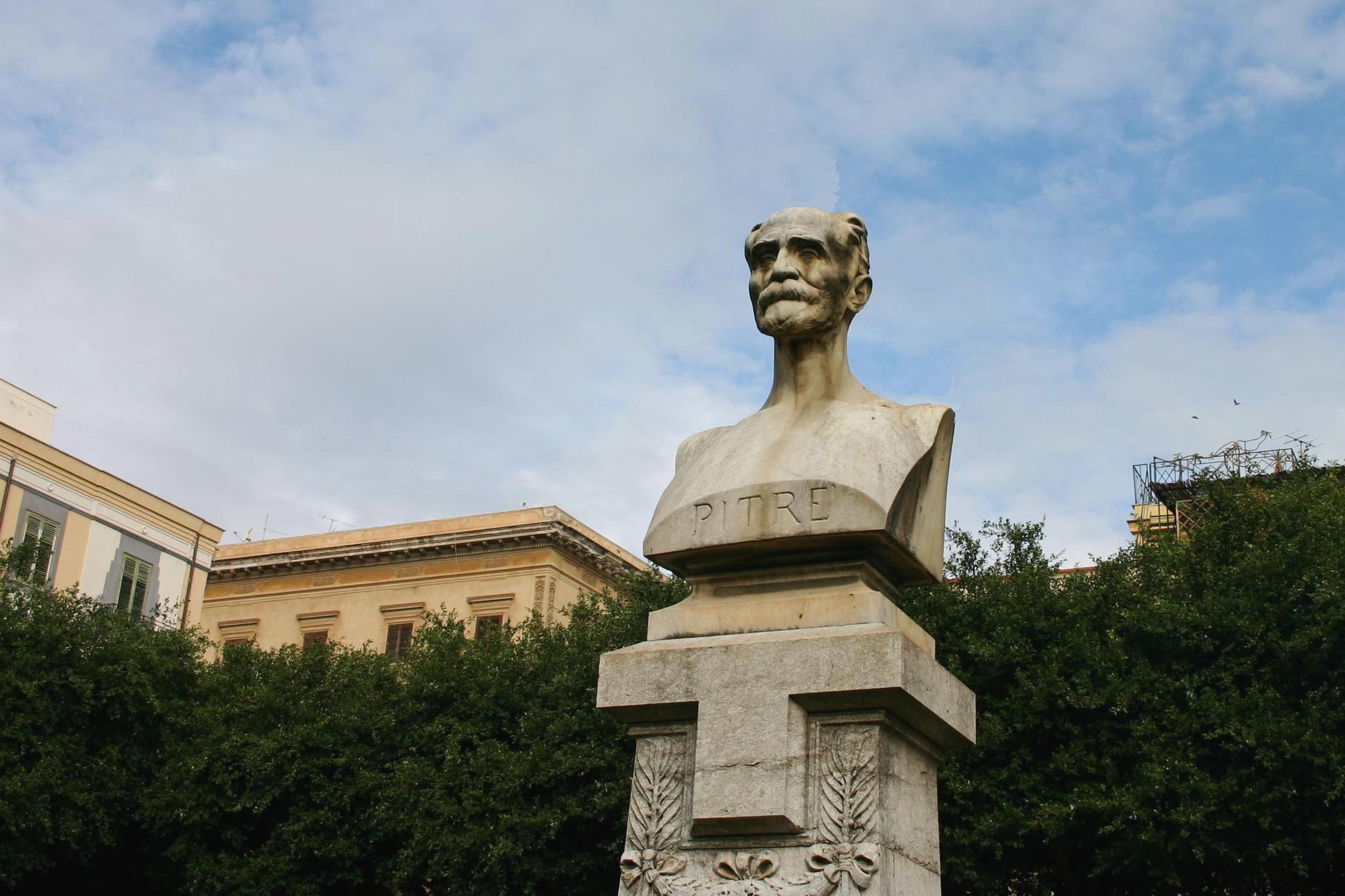 Giuseppe Pitré's monument, Palermo - 03.JPG